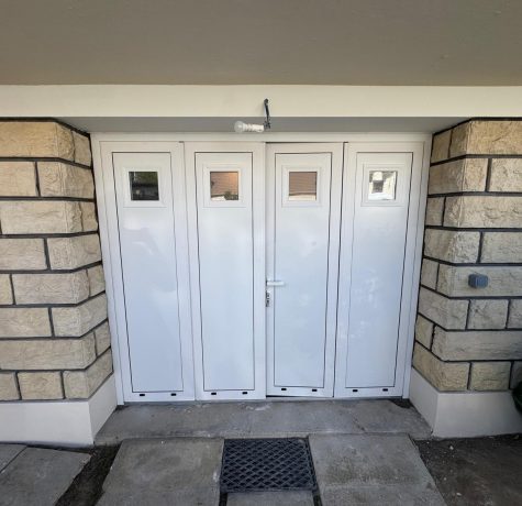 Fournitures et pose d’une porte de garage à Noisy-le-Grand — Clarté Fenêtres