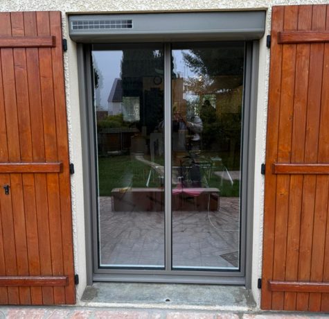 Pose d’une baie vitrée en aluminium — Clarté Fenêtres